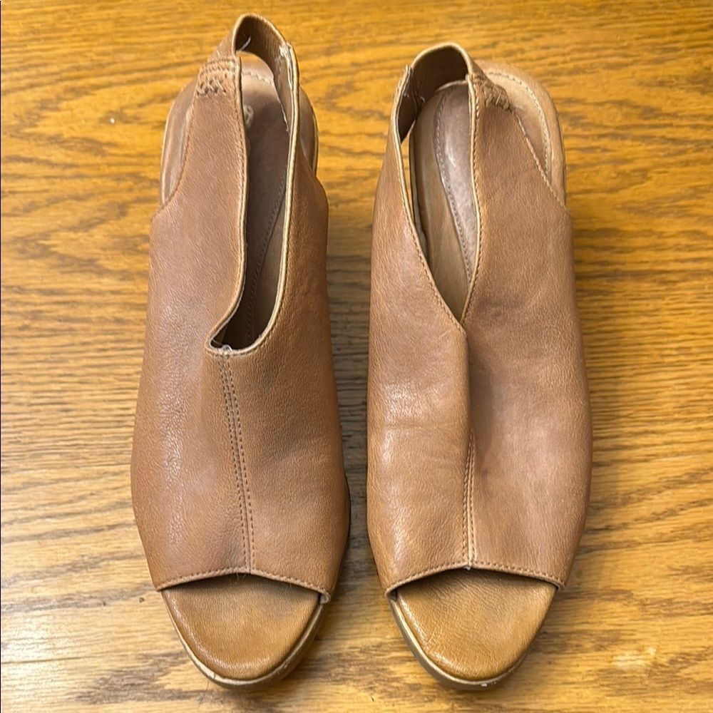 Sorel wedge sandals